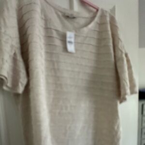 Oatmeal colored short sleeve t-shirt